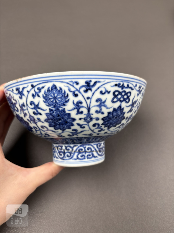 清雍正 青花莲托八吉祥纹高足碗 - 图3
